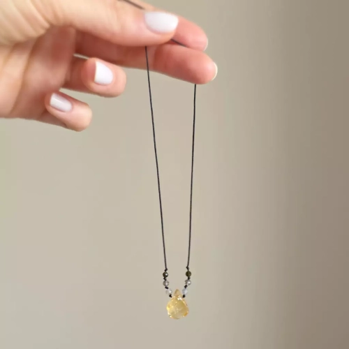 NAW1112 Naszyjnik regulowany cytryn, labradoryt, kwarc dymny i obsydian złoty na czarnym sznurku Magneska biżuteria 6.webp