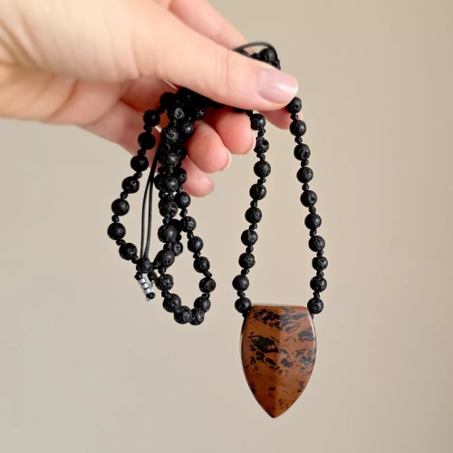 MESNAW057 webp Naszyjnik unisex obsydian mahoniowy i lawa wulkaniczna na czarnym sznurku Magneska biżuteria Zielona Góra 4.webp