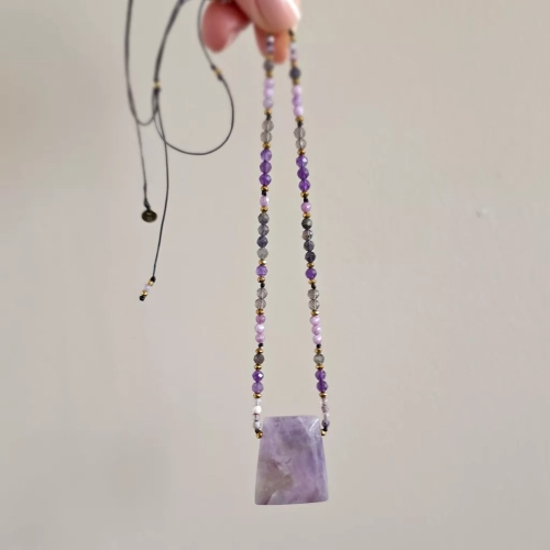 NAW1116 webp Naszyjnik regulowany unikat ametyst, agat, kwarc dymny, iolit i hematyt na czarnym sznurku Magneska biżuteria Zielona Góra 2.webp