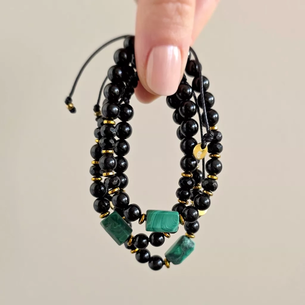 SZN1116 webp Pebbles damska bransoletka malachit, czarny turmalin, onyks, obsydian tęczowy i złoty hematyt Magneska biżuteria.webp