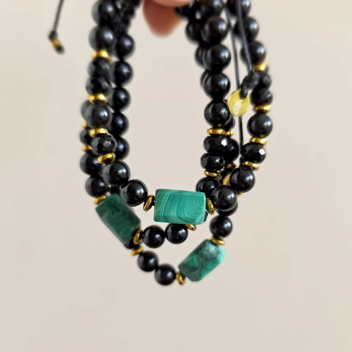 SZN1116 webp Pebbles damska bransoletka malachit, czarny turmalin, onyks, obsydian tęczowy i złoty hematyt Magneska biżuteria 2.webp