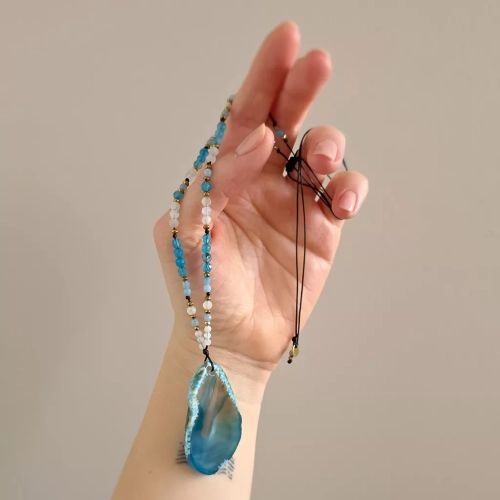 NAW1118 webp Naszyjnik regulowany agat, kamień księżycowy i hematyt na czarnym sznurku Magneska biżuteria 5.webp