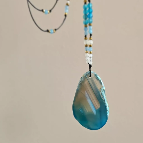 NAW1118 webp Naszyjnik regulowany agat, kamień księżycowy i hematyt na czarnym sznurku Magneska biżuteria 3.webp