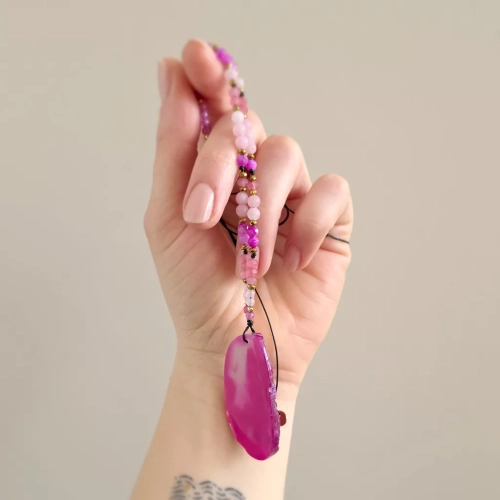 NAW1120 webp Naszyjnik regulowany unikat agat, kwarc różowy, jadeit i hematyt na czarnym sznurku Magneska biżuteria 4.webp