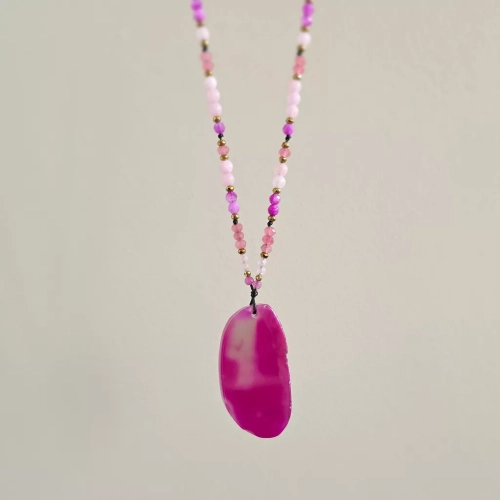 NAW1120 webp Naszyjnik regulowany unikat agat, kwarc różowy, jadeit i hematyt na czarnym sznurku Magneska biżuteria 2.webp