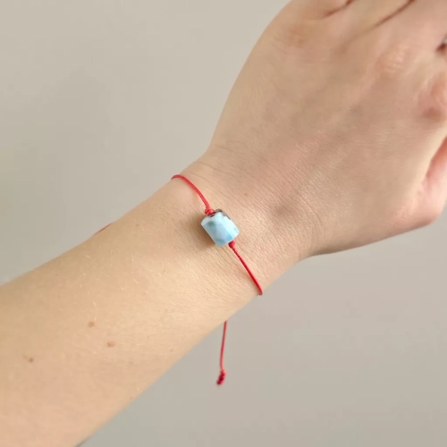 WishYou143 webp WishYouLuck larimar baryłka bransoletka szczęścia na czerwonym sznurku Magneska biżuteria 4.webp