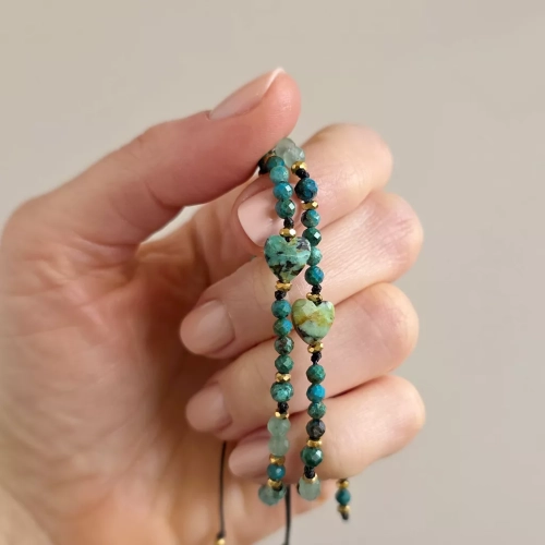 FULLNESS037 webp Bransoletka turkus afrykański, chryzokola, awenturyn i hematyt na czarnym sznurku Fullness of gentle flow 3.webp