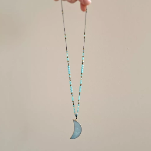 NAW1124 webp Naszyjnik unikat regulowany amazonit, apatyt niebieski i hematyt na czarnym sznurku Magneska biżuteria.webp