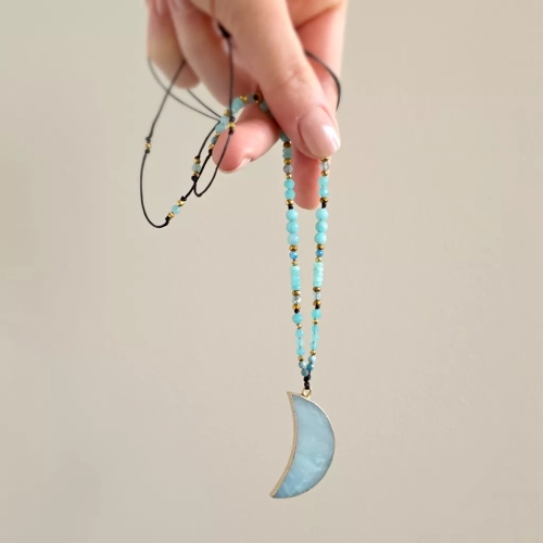 NAW1124 webp Naszyjnik unikat regulowany amazonit, apatyt niebieski i hematyt na czarnym sznurku Magneska biżuteria 2.webp