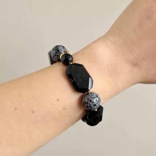 KAM868 webp Bohemian bransoletka unikat czarny turmalin, onyks, czarny agat pasiasty, obsydian śnieżny i hematyt Magneska biżuteria Zielona Góra 5.webp