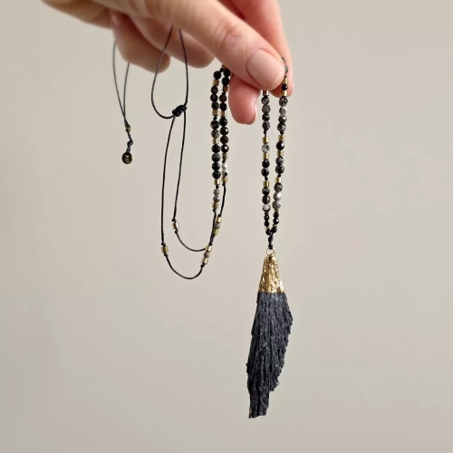 NAW1129 webp Naszyjnik unikat regulowany czarny kyanit, czarny turmalin, agat czarny, agat brązowy, obsydian złoty i hematyt - naszyjnik ochronny 5.webp