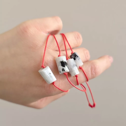 WishYou144 webp WishYouLuck kamień księżycowy duża bryłka bransoletka szczęścia na czerwonym sznurku Magneska biżuteria.webp