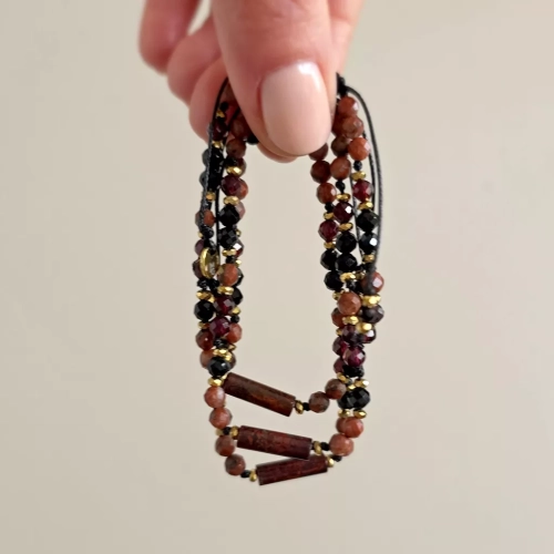 Fullness038 webp Bransoletka  i hematyt na czarnym sznurku Fullness of determination Magneska biżuteria.webp