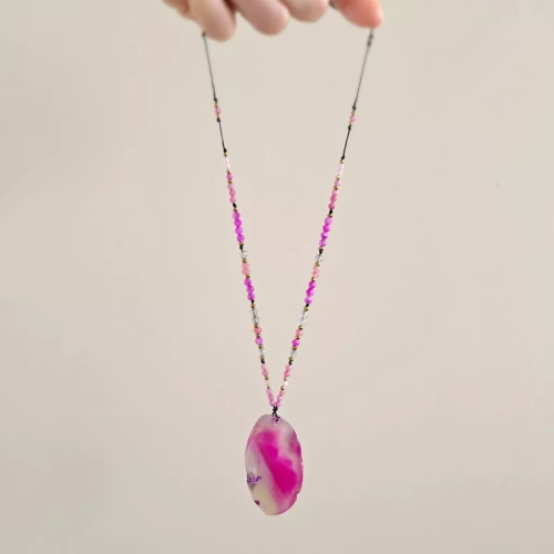 NAW1130 webp Naszyjnik regulowany unikat agat, kwarc różowy, labradoryt, jadeit i hematyt na czarnym sznurku Magneska biżuteria 4.webp