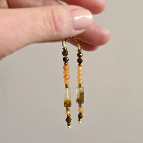 KST800 webp Kolczyki wiszące unikaty tygrysie oko, jadeit, kwarc tygrysi i złota stal chirurgiczna Magneska biżuteria 3.webp