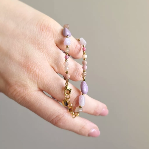 NAW1138 webp Naszyjnik unikat choker fosfosyderyt, kamień słoneczny, rodonit, awenturyn pomarańczowy, kunzyt i hematyt Magneska 2.webp