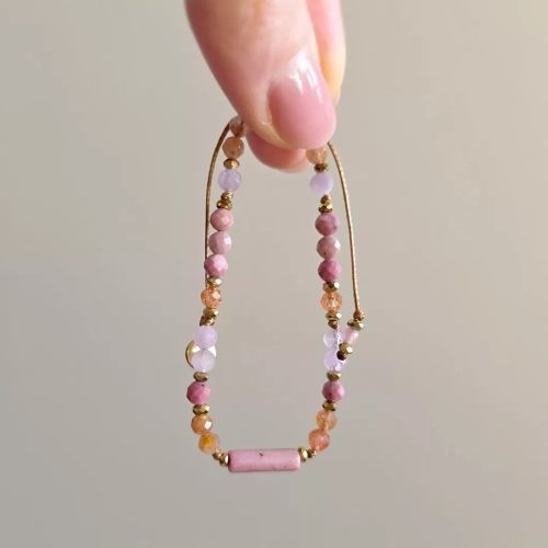 FULLNESS039 webp Bransoletka rodonit, kamień słoneczny, kunzyt i hematyt na brązowym sznurku Fullness of Fullness of joyful heart Magneska 2.webp