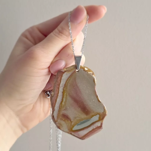 NAW1134 webp Naszyjnik unikat jaspis polichromowy nieregularna płytka stal chirurgiczna Magneska 2.webp