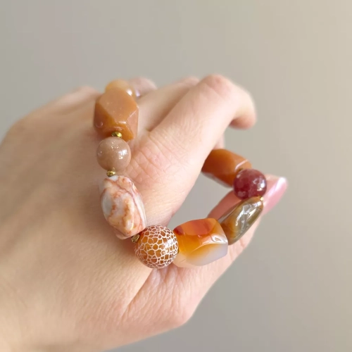 KAM872 webp Bohemian bransoletka unikat agat, awenturyn, karneol, jaspis czerwony, kamień słoneczny i hematyt Magneska bizuteria 4.webp