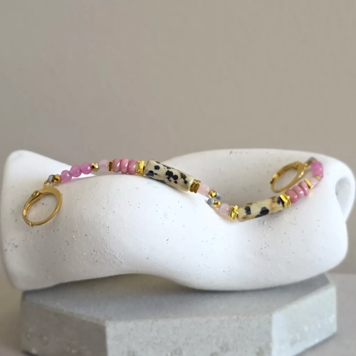 KST804 webp Kolczyki wiszące unikaty agat różowy, jaspis dalmatyńczyk, rodonit, hematyt i złota stal chirurgiczna Magneska 5.webp