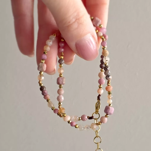 NAW1142 webp Naszyjnik unikat choker kamień słoneczny, rodonit, awenturyn pomarańczowy i hematyt Magneska 3.webp