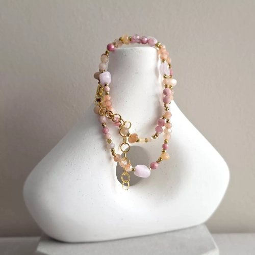 NAW1143 webp Naszyjnik unikat choker kamień słoneczny, rodonit, awenturyn pomarańczowy, kunzyt i hematyt Magneska.webp