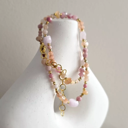 NAW1143 webp Naszyjnik unikat choker kamień słoneczny, rodonit, awenturyn pomarańczowy, kunzyt i hematyt Magneska 3.webp