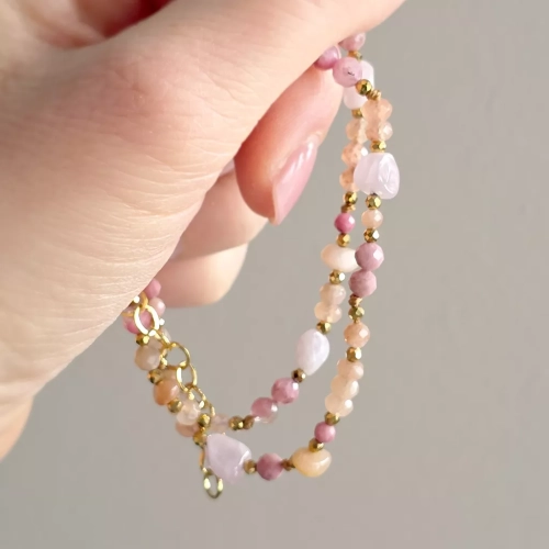 NAW1143 webp Naszyjnik unikat choker kamień słoneczny, rodonit, awenturyn pomarańczowy, kunzyt i hematyt Magneska 2.webp