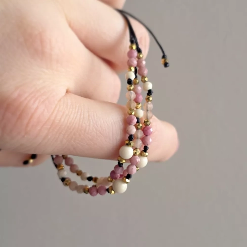 SZN1120 webp Bransoletka kamień rzeczny, rodonit, kamień słoneczny i hematyt na czarnym sznurku Magneska 3.webp