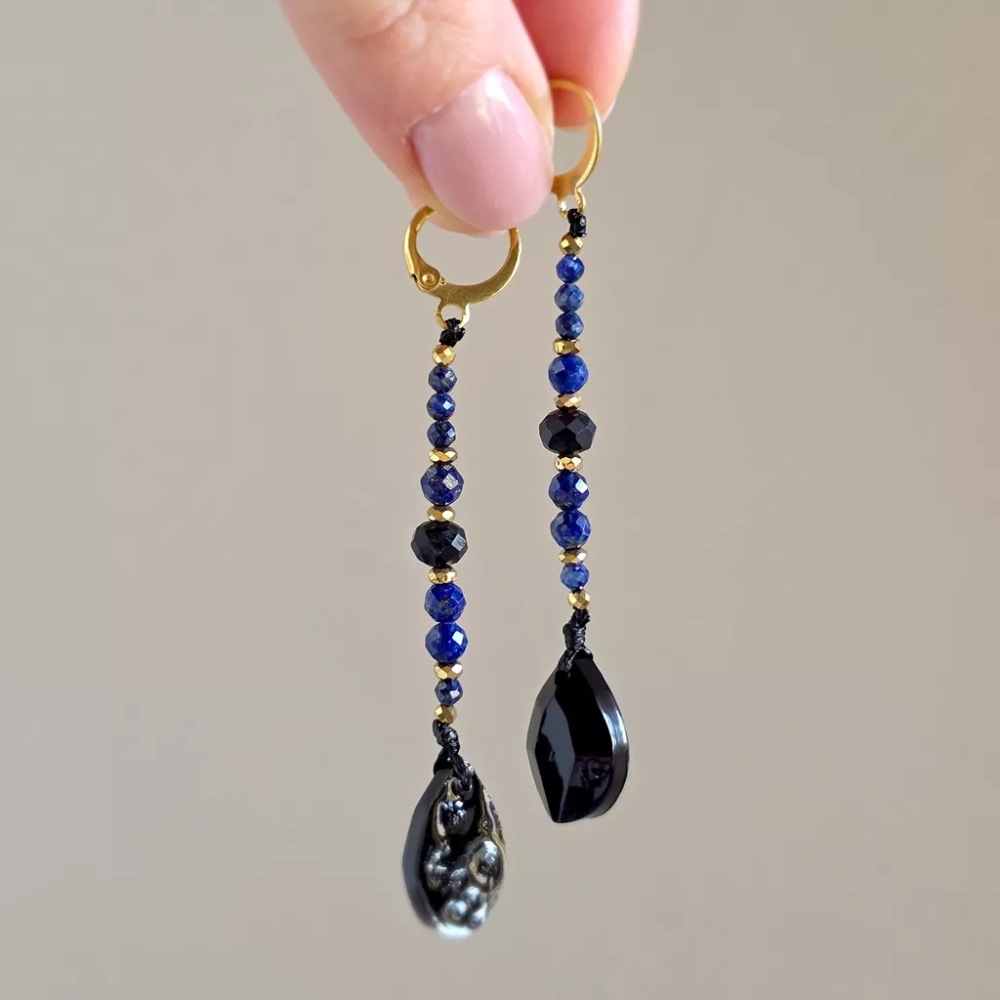 KST809 webp Kolczyki wiszące unikaty czarny turmalin, lapis lazuli, hematyt i złota stal chirurgiczna Magneska 4.webp