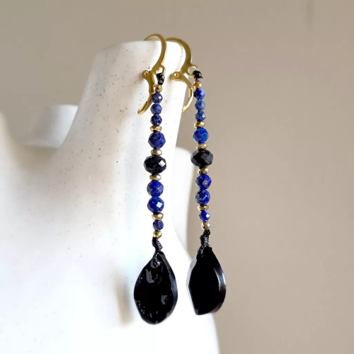 KST809 webp Kolczyki wiszące unikaty czarny turmalin, lapis lazuli, hematyt i złota stal chirurgiczna Magneska 2.webp