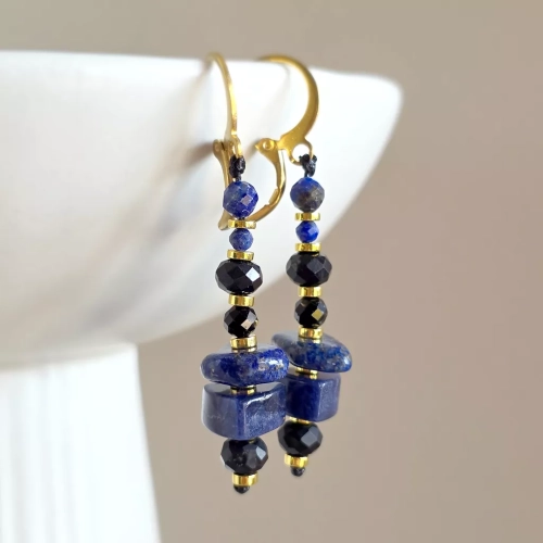 KST810 webp Kolczyki wiszące unikaty czarny turmalin, lapis lazuli, hematyt i złota stal chirurgiczna v.2 Magneska 3.webp