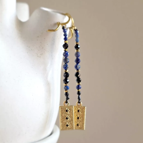 KST811 webp Kolczyki wiszące unikaty czarny turmalin, lapis lazuli, hematyt i złota stal chirurgiczna v.3 Magneska.webp