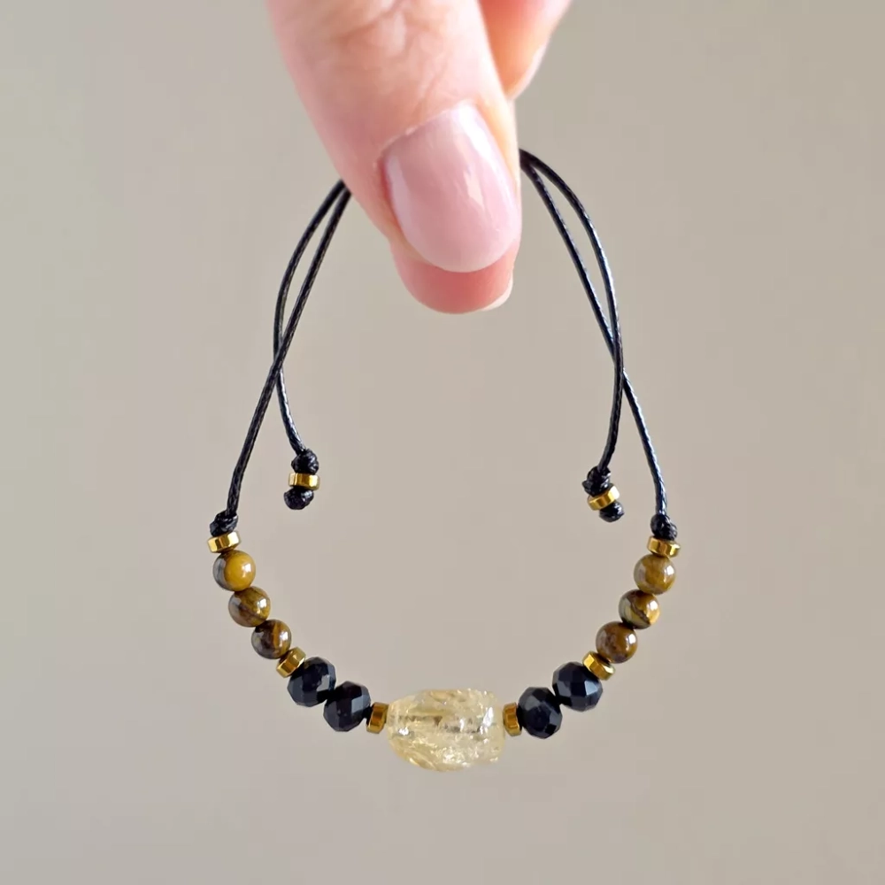 SZN1121 webp Bransoletka cytryn, czarny turmalin, tygrysie oko i hematyt na czarnym sznurku Magneska 2.webp