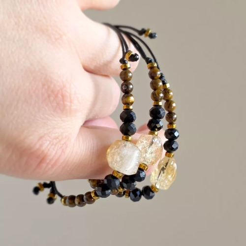 SZN1121 webp Bransoletka cytryn, czarny turmalin, tygrysie oko i hematyt na czarnym sznurku Magneska 3.webp