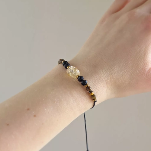 SZN1121 webp Bransoletka cytryn, czarny turmalin, tygrysie oko i hematyt na czarnym sznurku Magneska 4.webp