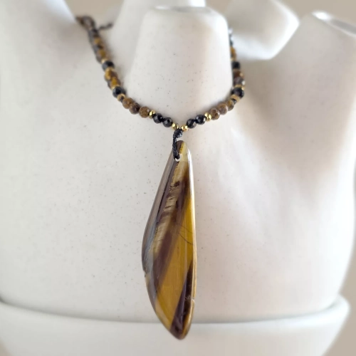 NAW1144 webp Naszyjnik unikat regulowany tygrysie oko, czarny turmalin, oolit żelazisty i hematyt Magneska 6.webp