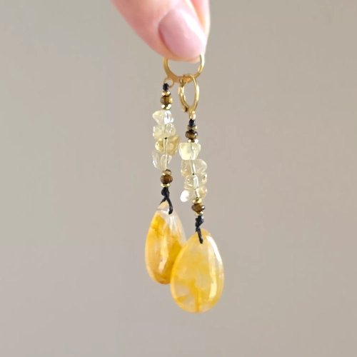 KST814 webp Kolczyki wiszące unikaty golden healer, tygrysie oko, cytryn, hematyt i złota stal chirurgiczna Magneska 5.webp