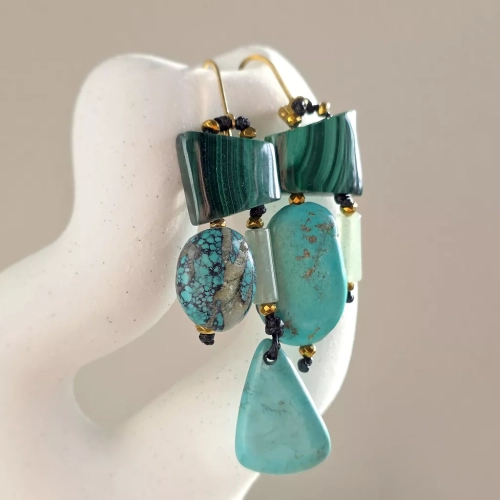 KST820 webp Kolczyki wiszące unikaty malachit, turkus, awenturyn, hematyt i złota stal chirurgiczna Magneska biżuteria Zielona Góra 5.webp