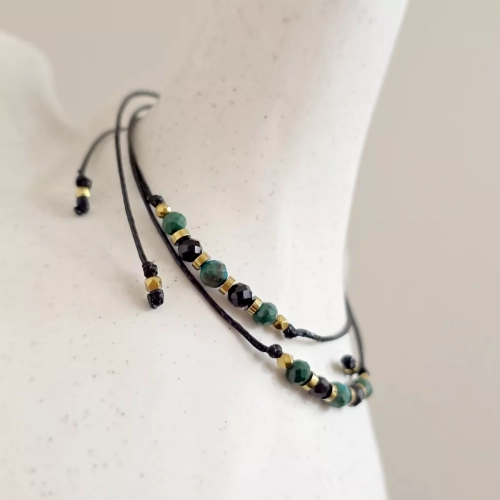 SZN1128 webp Bransoletka chryzokola, malachit, czarny turmalin i hematyt na czarnym sznurku  Magneska biżuteria Zielona Góra.webp