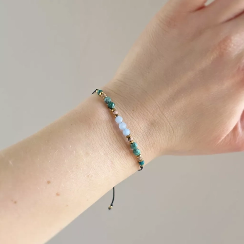 SZN1129 webp Bransoletka angelit, rodochrozyt, chryzokola i hematyt na czarnym sznurku Magneska biżuteria Zielona Góra 3.webp