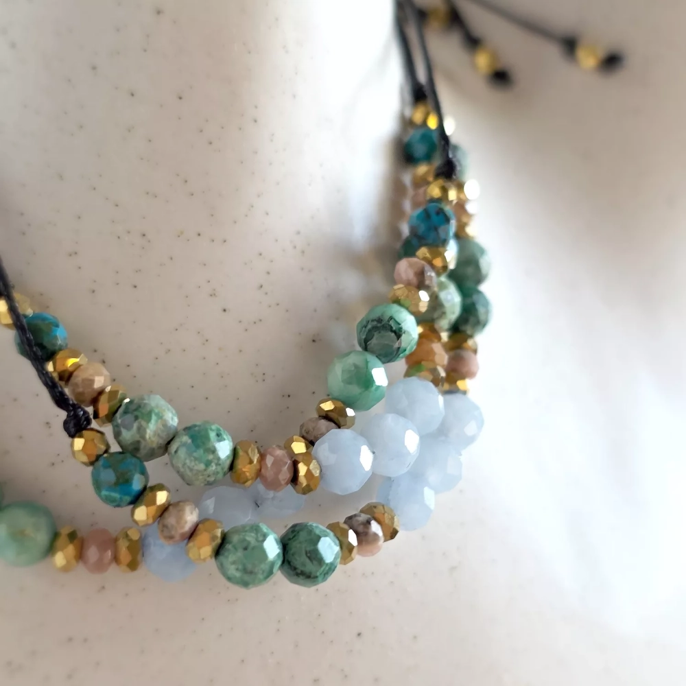 SZN1129 webp Bransoletka angelit, rodochrozyt, chryzokola i hematyt na czarnym sznurku Magneska biżuteria Zielona Góra.webp