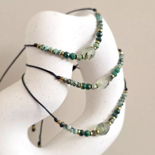 SZN1130 webp Bransoletka prehnit z epidotem, turkus, malachit i hematyt na czarnym sznurku  Magneska biżuteria Zielona Góra 3.webp