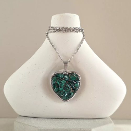 NAW1150 webp Naszyjnik malachit w żywicy serce stal chirurgiczna Sparkles malachite  Magneska biżuteria Zielona Góra 3.webp