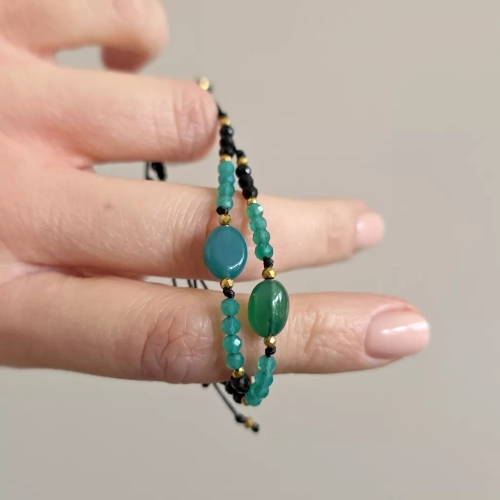 SZN1131 webp Bransoletka zielony agat, czarny turmalin i hematyt na czarnym sznurku Magneska biżuteria  3.webp