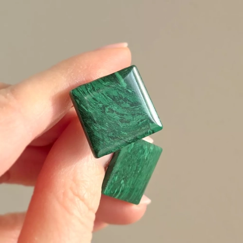 KST824 webp Kolczyki sztyfty syntetyczny malachit kwadraty stal chirurgiczna Magneska biżuteria 2.webp