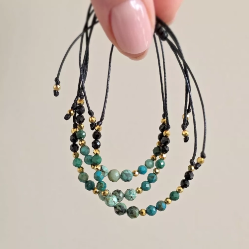 SZN1132 webp Bransoletka turkus, chryzokola, malachit, czarny turmalin i hematyt na czarnym sznurku  Magneska biżuteria 6.webp