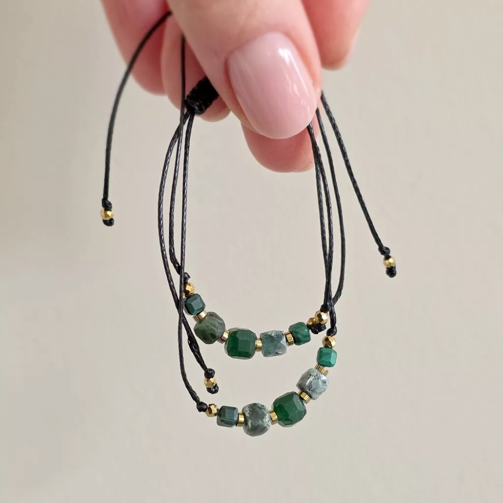 SZN1133 webp Bransoletka agat zielony, szmaragd, malachit i hematyt na czarnym sznurku  Magneska biżuteria Zielona Góra 5.webp