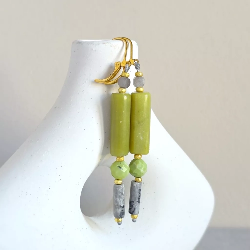 KST829 webp Kolczyki wiszące unikaty fluoryt, jadeit, chryzopraz, jaspis szary, hematyt i złota stal chirurgiczna Magneska 2.webp