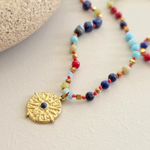 Naszyjnik supełkowany unikat lapis lazuli, koral, amazonit, jadeit i hematyt na czerwonym sznurku / zawieszka słońce i oko